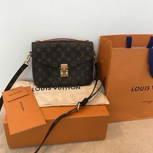 SOLD❣️Louis Vuitton pochette Metis